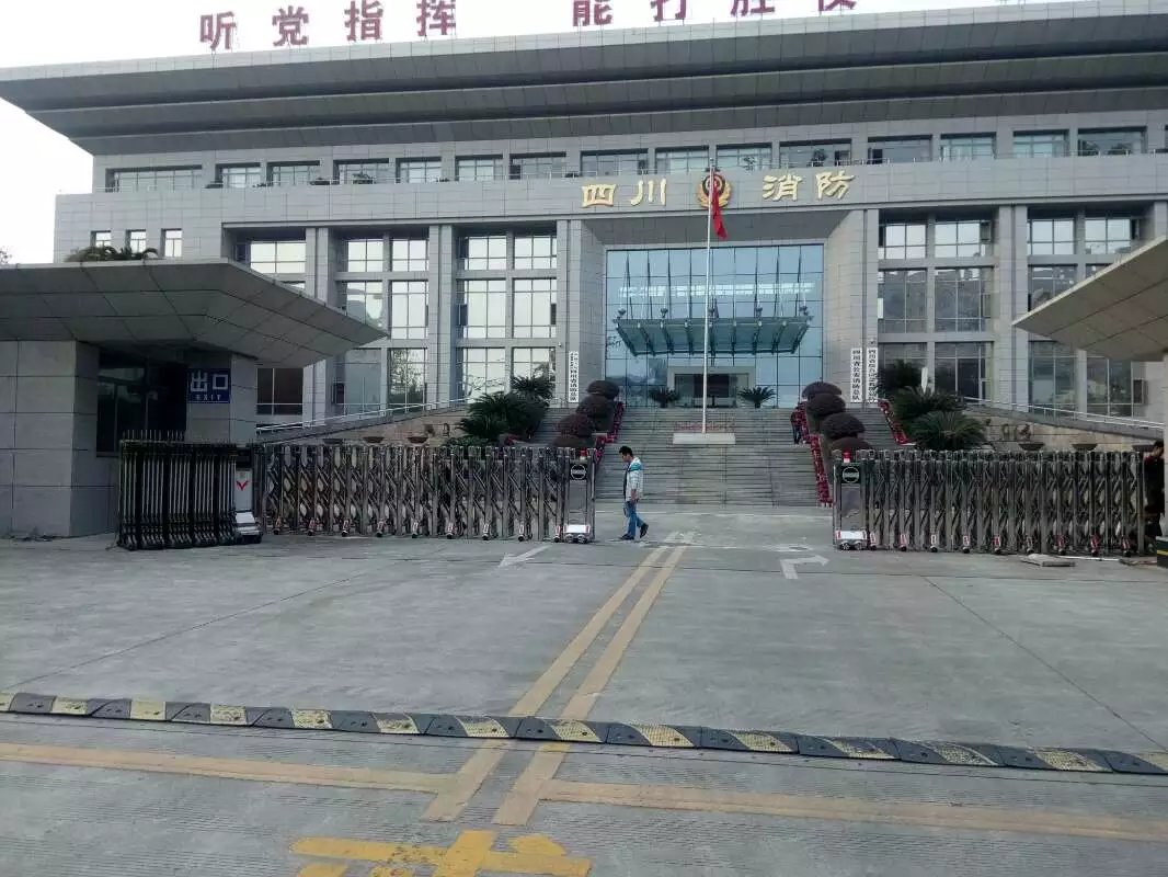 三沙三沙四川消防总队伸缩门